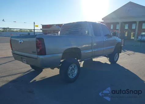2002 GMC Sierra 1500 Sle z USA, uszkodzony, nr VIN 2GTEC19V221417144
